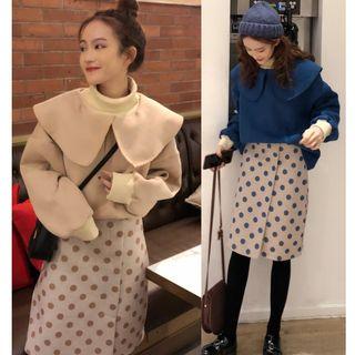Set: Collared Sweatshirt + Dotted Midi Skirt