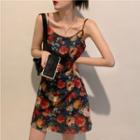 Short-sleeve Plain T-shirt / Spaghetti Strap Floral Print A-line Dress