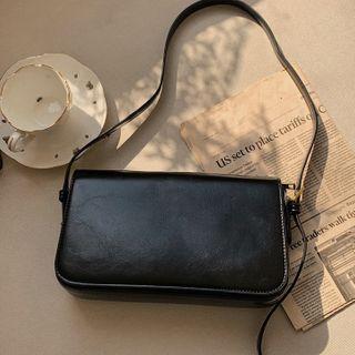 Adjustable-strap Baguette Bag One Size