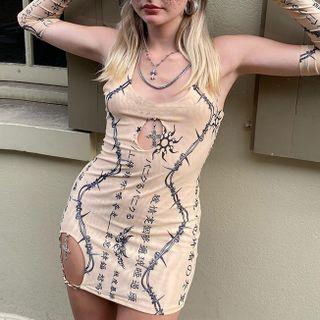 Halter-neck Lettering Cut-out Print Top