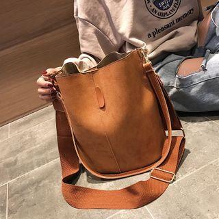 Plain Wide Strap Bucket Bag