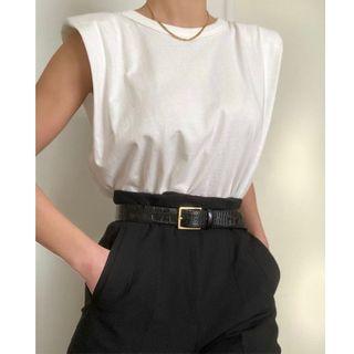 Plain Padded-shoulder Sleeveless Top