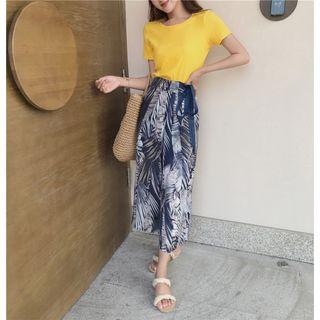 Plain Short Sleeve T-shirt / Leaf Print Wide Leg Pants