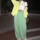 Short-sleeve Cropped T-shirt / Drawstring Sweatpants