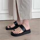 Genuine Leather Toe-loop Platform Sandals