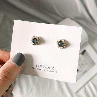 Pearl Accent Earring