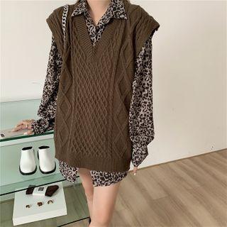 Plain Cable Knit Vest / Long-sleeve Printed Shirt