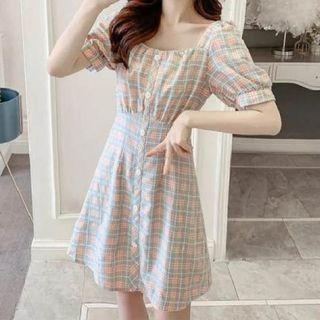 Short-sleeve Square-neck Plaid A-line Dress