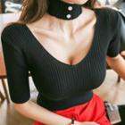 Deep V-neck Knit Top With Choker