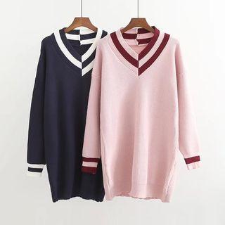 V-neck Contrast-trim Long Sweater