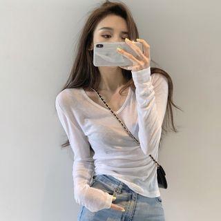 Long-sleeve V-neck Light T-shirt