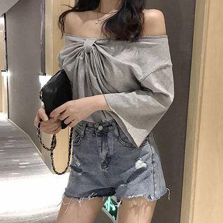 3/4-sleeve T-shirt / Ripped Denim Shorts