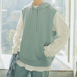 Plaid Shirt / Sleeveless Hoodie / Plain Sweatpants