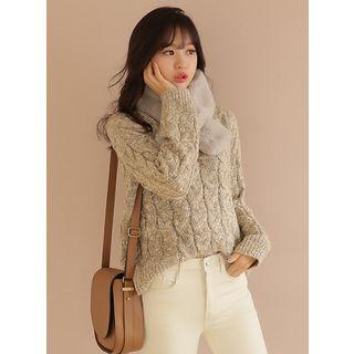 Set: Pom Pom Beanie + Cable-knit Sweater