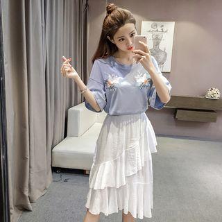 Set: Embroidered Elbow Sleeve T-shirt + Layered Midi Skirt
