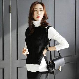 Sleeveless Slit-hem Rib-knit Top