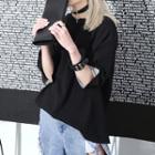 Elbow-sleeved T-shirt