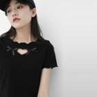 Short-sleeve Lettuce Edge Cut-out T-shirt