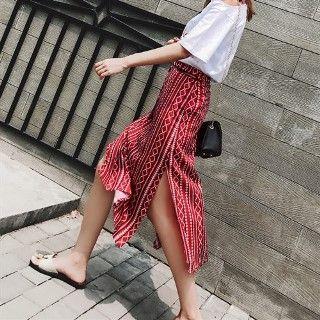 Side-slit Patterned Midi Skirt