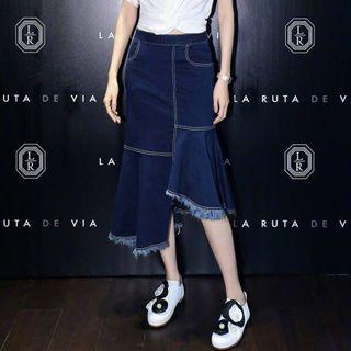 Set: T-shirt + Denim Ruffled Skirt