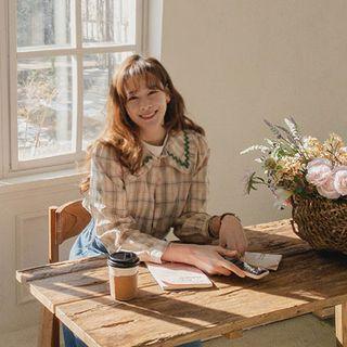 Frill-neck Plaid Buttoned Blouse