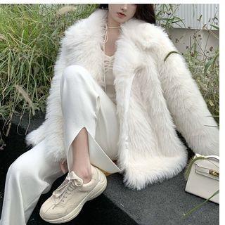 Fluffy Jacket / Straight-leg Pants / Long-sleeve V-neck Top