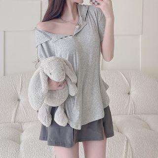 Short-sleeve Hooded T-shirt / A-line Skirt