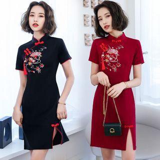 Short-sleeve Embroidered Tasseled Mini Sheath Qipao Dress