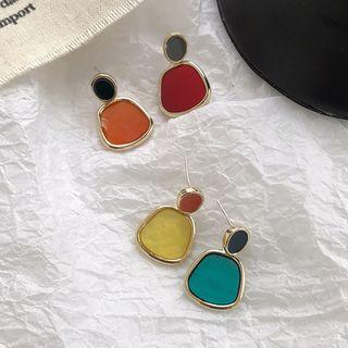 Non-matching Transparent Dangle Earring