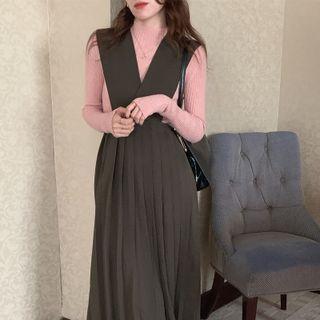 Set: Mock-neck Knit Top + Sleeveless Pleated Dress