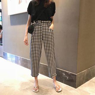 Short-sleeve T-shirt / Plaid Cropped Pants