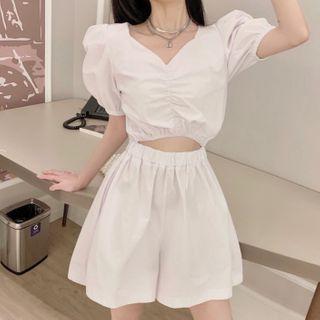 Balloon-sleeve Shirred Blouse / Wide Leg Shorts