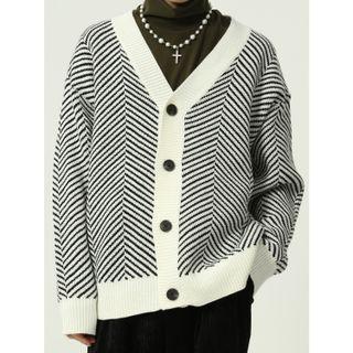 V-neck Zigzag Pattern Cardigan