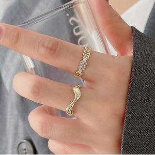 Set Of 2 : Wavy Rhinestone Ring + Rhinestone Ring Set Of 2 - Gold - One Size
