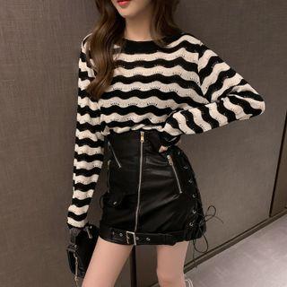 Long-sleeve Wave Print Knit Top Stripe - Black - One Size
