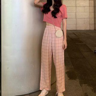 Short-sleeve Cropped T-shirt / Plaid Sweatpants