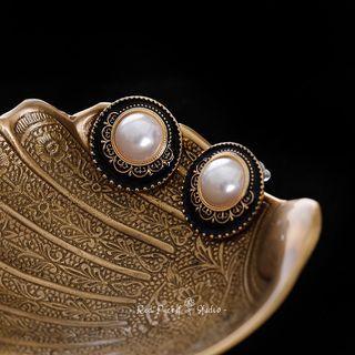 Genuine Pearl Stud Earring / Clip-on Earring