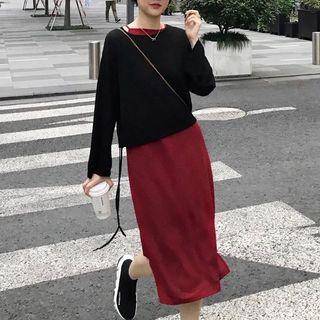 Set: Plain Spaghetti Strap Midi Shift Dress + Plain Long-sleeve Oversize T-shirt