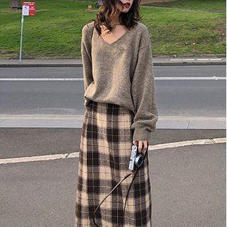 Set: V-neck Sweater + Plaid Midi Pencil Skirt