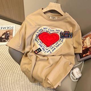 Lettering Heart Accent T-shirt