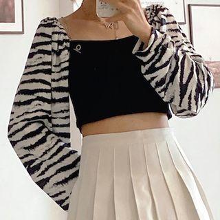 Long-sleeve Zebra Print Chained Crop Top