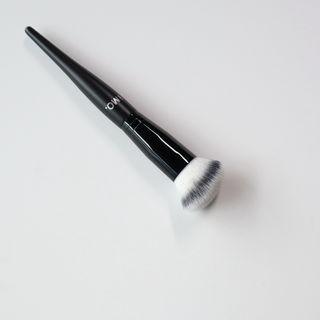 Foundation Brush M61 - Black & White - One Size