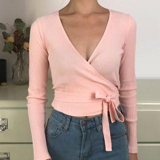 V-neck Tie-strap Cropped T-shirt