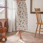 Pocket-side Floral Long H-line Skirt