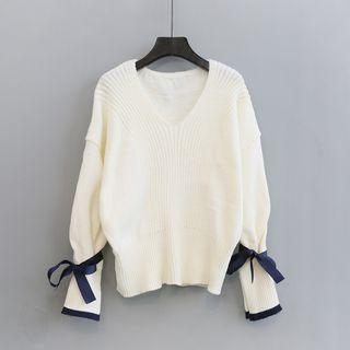 Bow Long-sleeve V-neck Knit Top