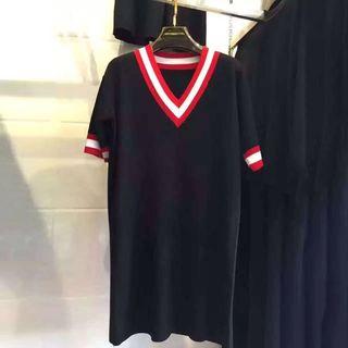Short-sleeve V-neck Knit Dress