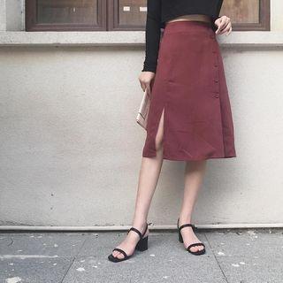 Cropped Long-sleeve T-shirt / Slit A-line Midi Skirt
