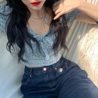 Short-sleeve Floral Print Blouse / Wide-leg Jeans