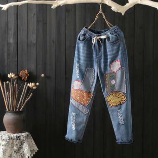 Ripped Applique Washed Jeans