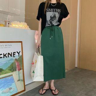 Elbow-sleeve Print T-shirt / Maxi A-line Skirt